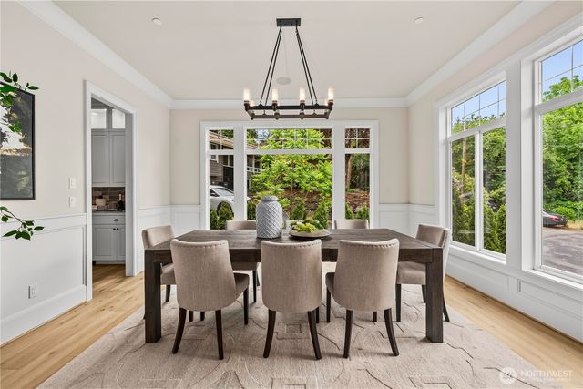 10223 NE 22nd Place, Bellevue, WA 98004
