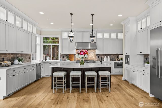 10223 NE 22nd Place, Bellevue, WA 98004