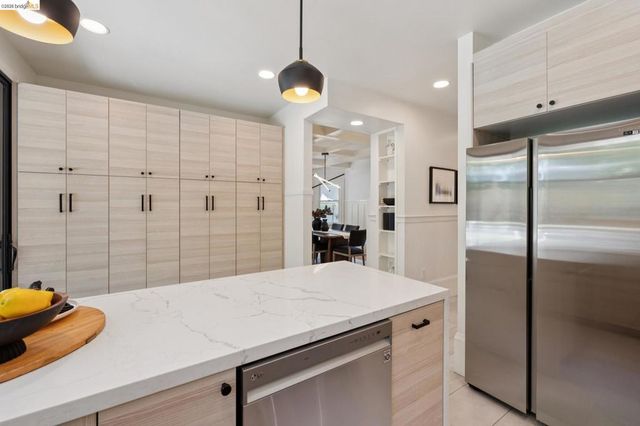 583 Mira Vista Ave, Oakland, CA 94610