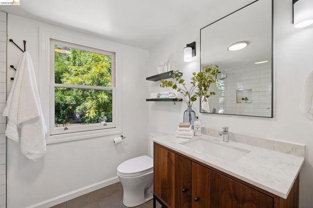 583 Mira Vista Ave, Oakland, CA 94610