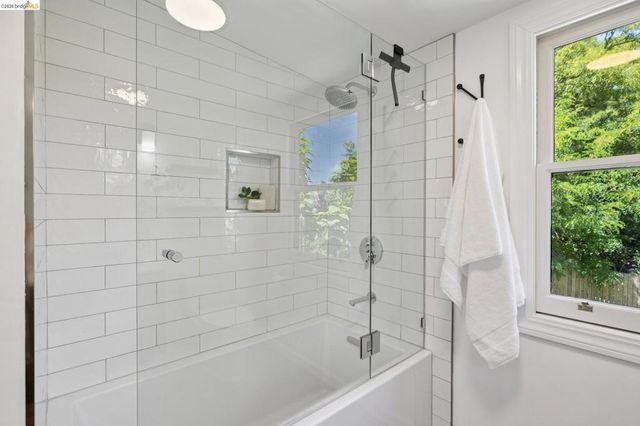 583 Mira Vista Ave, Oakland, CA 94610