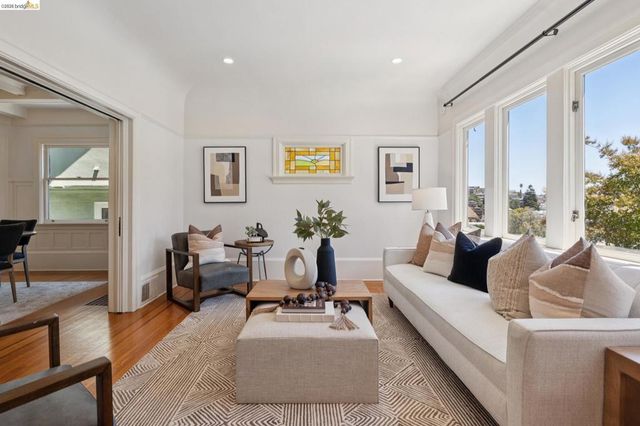 583 Mira Vista Ave, Oakland, CA 94610