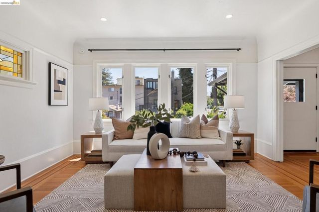 583 Mira Vista Ave, Oakland, CA 94610