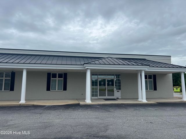 2025 Eastgate Drive E, Greenville, NC 27858