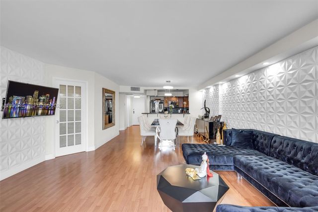 18151 NE 31st Ct PH205, Aventura, FL 33160