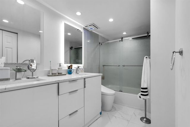 18151 NE 31st Ct PH205, Aventura, FL 33160