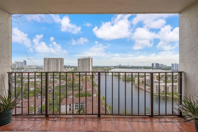 18151 NE 31st Ct PH205, Aventura, FL 33160