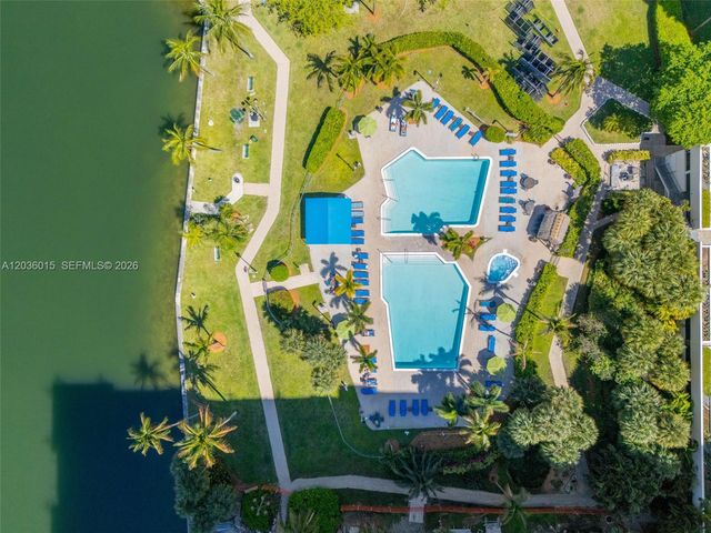 18151 NE 31st Ct PH205, Aventura, FL 33160