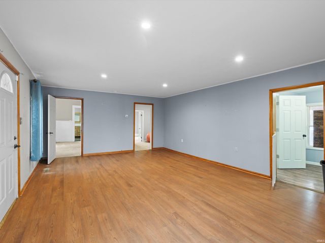 6207 S Augusta Vigo Street, Winslow, IN 47598