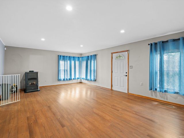 6207 S Augusta Vigo Street, Winslow, IN 47598