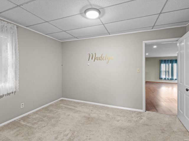 6207 S Augusta Vigo Street, Winslow, IN 47598