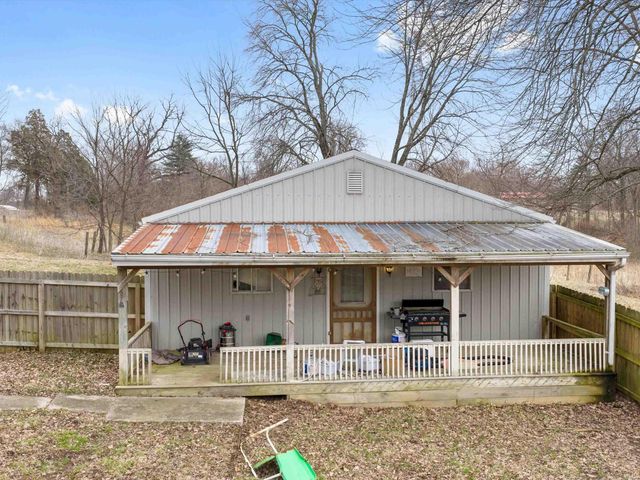 6207 S Augusta Vigo Street, Winslow, IN 47598