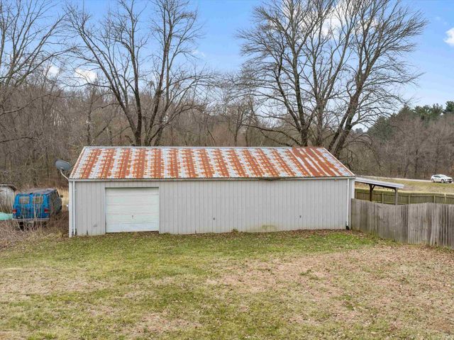 6207 S Augusta Vigo Street, Winslow, IN 47598