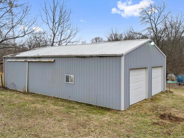 6207 S Augusta Vigo Street, Winslow, IN 47598