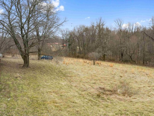 6207 S Augusta Vigo Street, Winslow, IN 47598