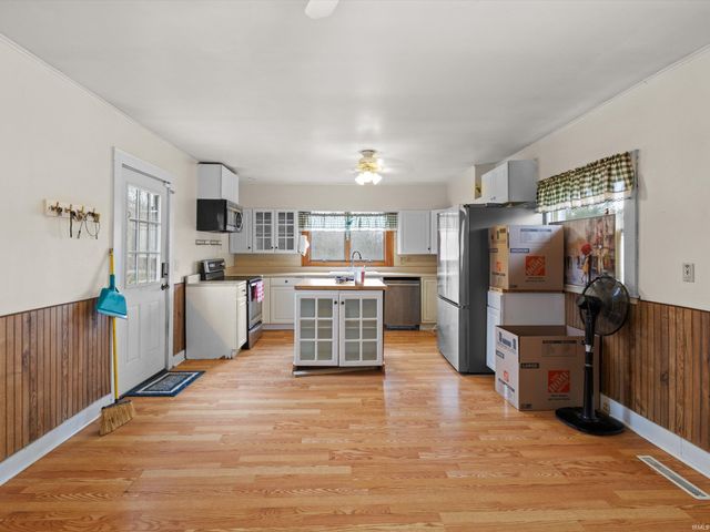 6207 S Augusta Vigo Street, Winslow, IN 47598