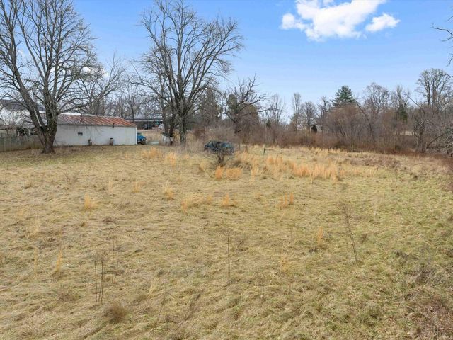 6207 S Augusta Vigo Street, Winslow, IN 47598