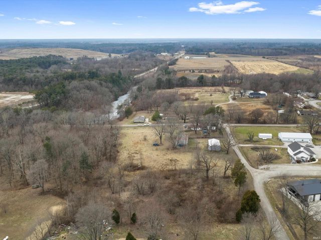 6207 S Augusta Vigo Street, Winslow, IN 47598