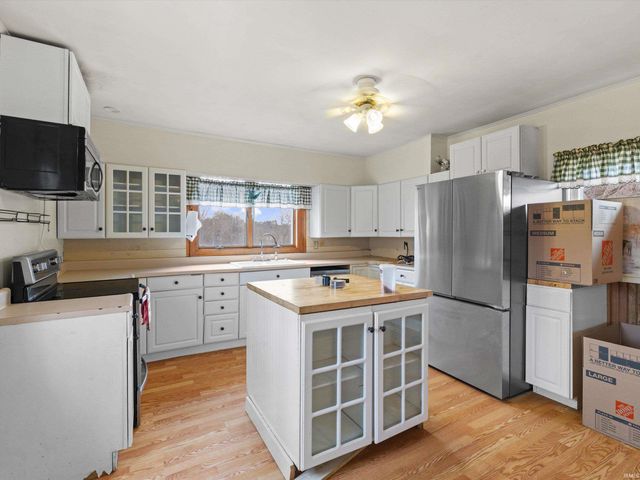 6207 S Augusta Vigo Street, Winslow, IN 47598