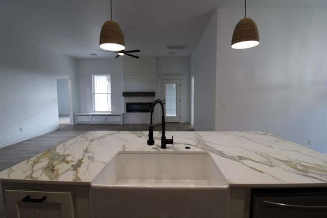 8421 Stonewood Drive, Oklahoma City, OK 73135