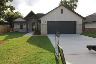 8421 Stonewood Drive, Oklahoma City, OK 73135