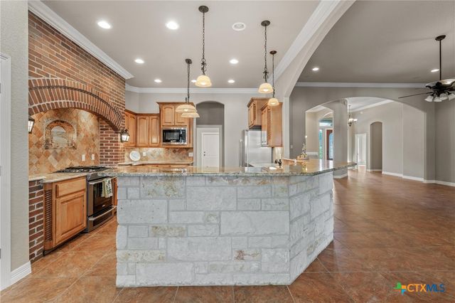 8006 Ridgeway Court, Nolanville, TX 76559