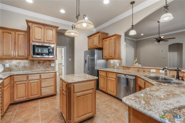 8006 Ridgeway Court, Nolanville, TX 76559