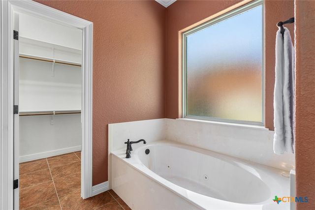 8006 Ridgeway Court, Nolanville, TX 76559