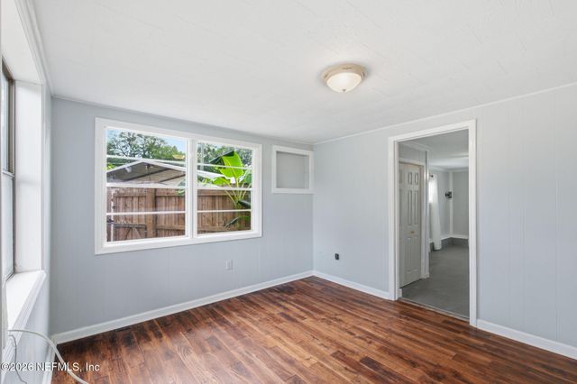 2352 WOODRIDGE Road, Jacksonville, FL 32210