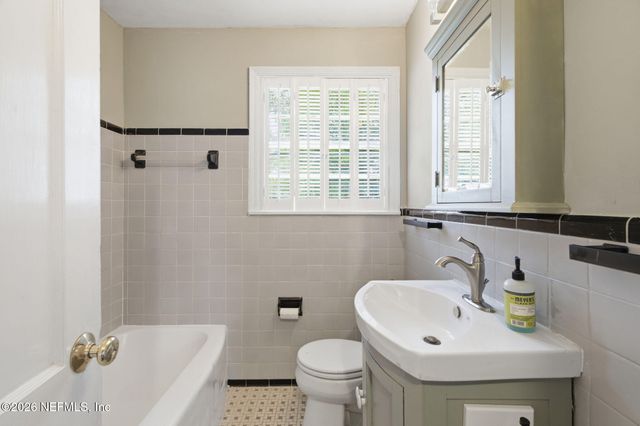 2352 WOODRIDGE Road, Jacksonville, FL 32210