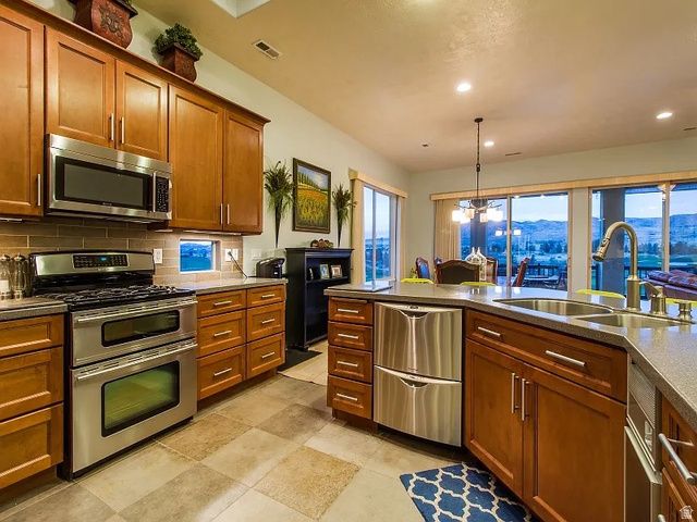 2837 N TURNBERRY LN, Lehi, UT 84048