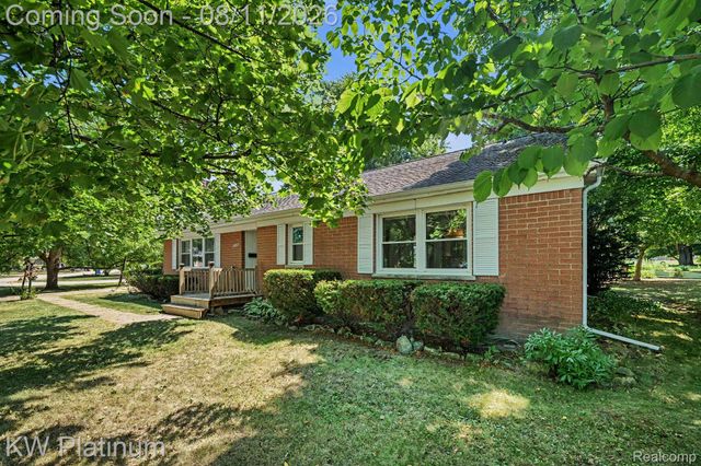 33200 Edgegrove, Fraser, MI 48026