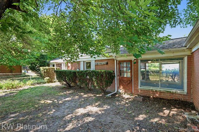 33200 Edgegrove, Fraser, MI 48026