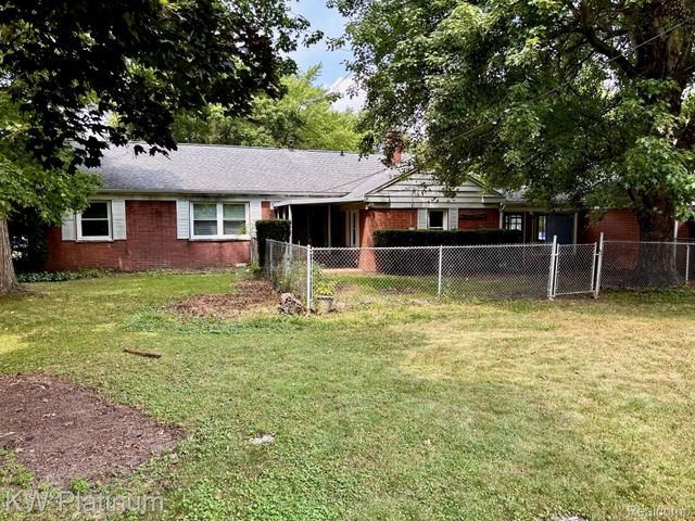 33200 Edgegrove, Fraser, MI 48026