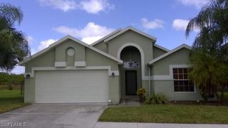 4620 Varsity CIR, Lehigh Acres, FL 33971