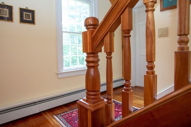 36 Laurel Hill Dr, Leverett, MA 01054