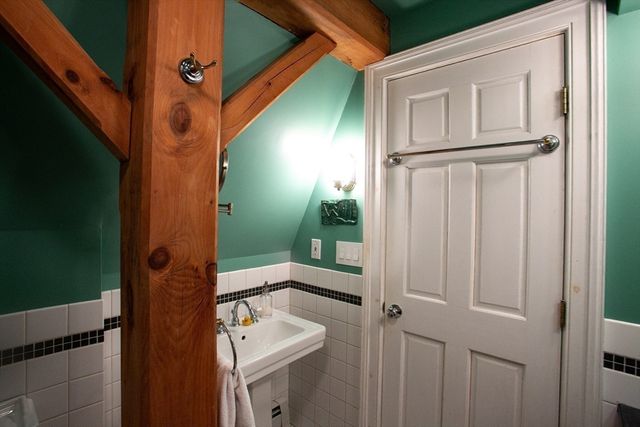 36 Laurel Hill Dr, Leverett, MA 01054