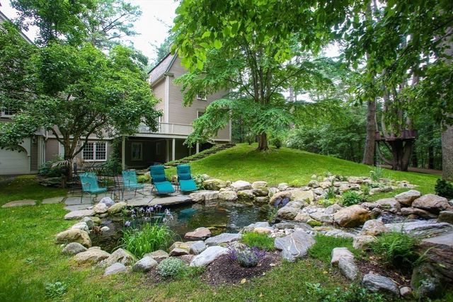 36 Laurel Hill Dr, Leverett, MA 01054