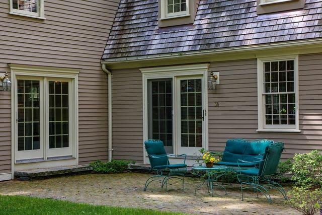 36 Laurel Hill Dr, Leverett, MA 01054