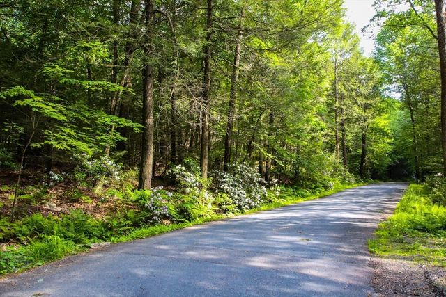 36 Laurel Hill Dr, Leverett, MA 01054