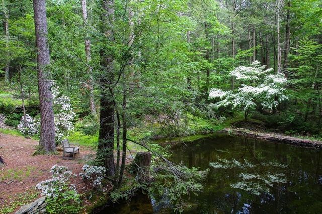 36 Laurel Hill Dr, Leverett, MA 01054
