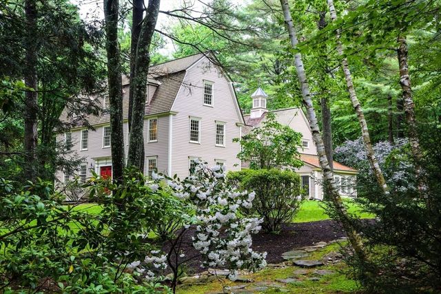 36 Laurel Hill Dr, Leverett, MA 01054