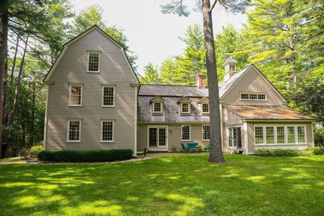 36 Laurel Hill Dr, Leverett, MA 01054