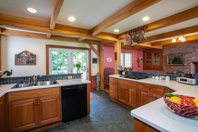 36 Laurel Hill Dr, Leverett, MA 01054