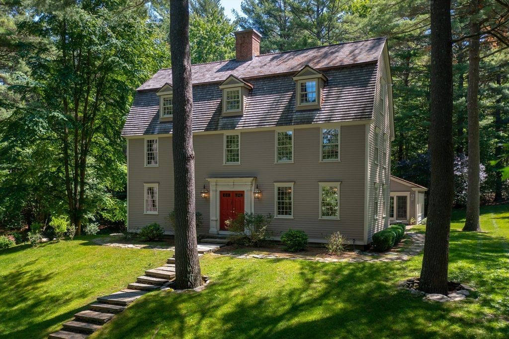 36 Laurel Hill Dr, Leverett, MA 01054