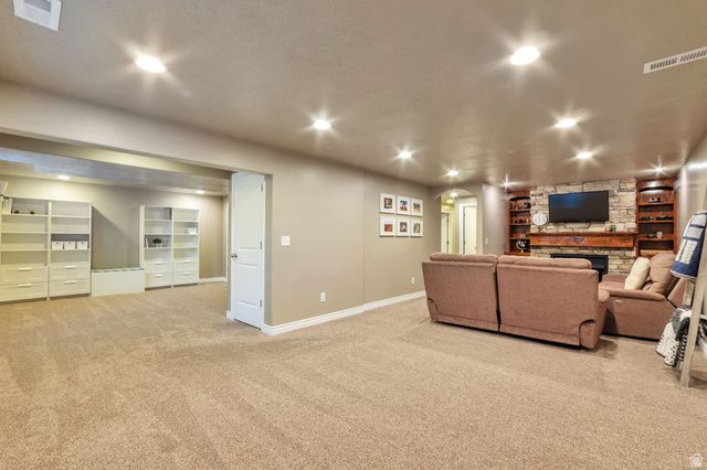 12346 S BLACK CANYON RD, Riverton, UT 84096