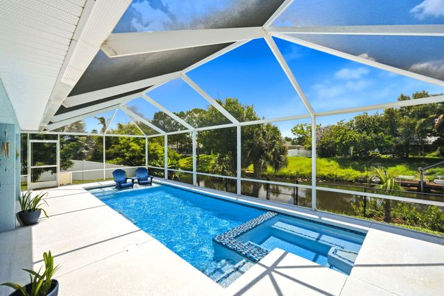 186 NE Dominican Terrace, Port St Lucie, FL 34983