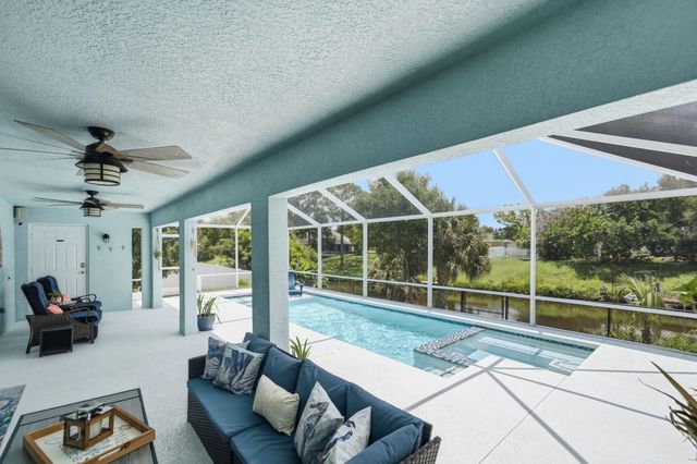 186 NE Dominican Terrace, Port St Lucie, FL 34983