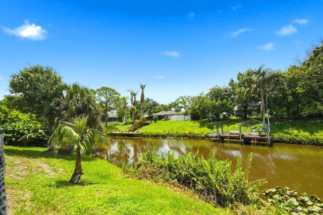 186 NE Dominican Terrace, Port St Lucie, FL 34983