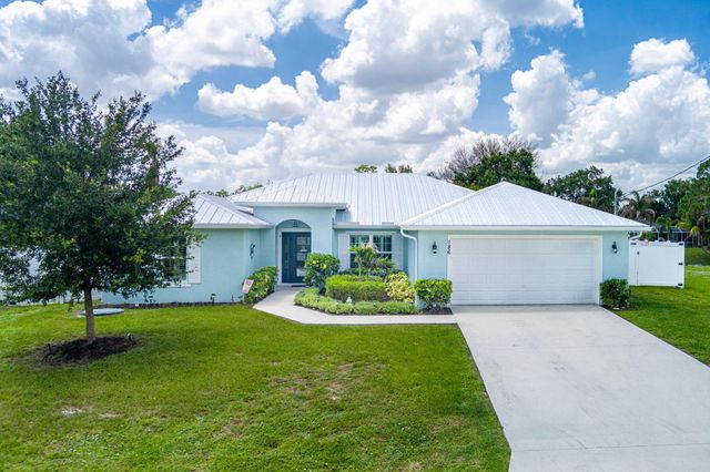 186 NE Dominican Terrace, Port St Lucie, FL 34983